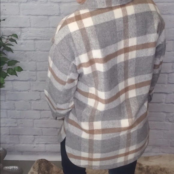 Cherie Five Star Shacket - Picture 3 of 6